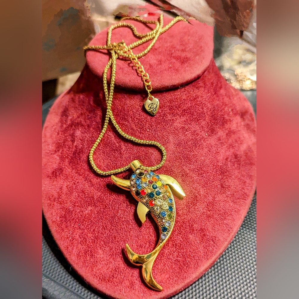 Beautiful dolphin Betsey Johnson necklace